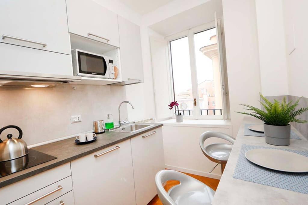 White Panoramic Jacuzzi Suite Trastevere - Top Collection Roma Eksteriør bilde